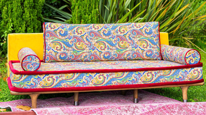 Pais Sofa Set