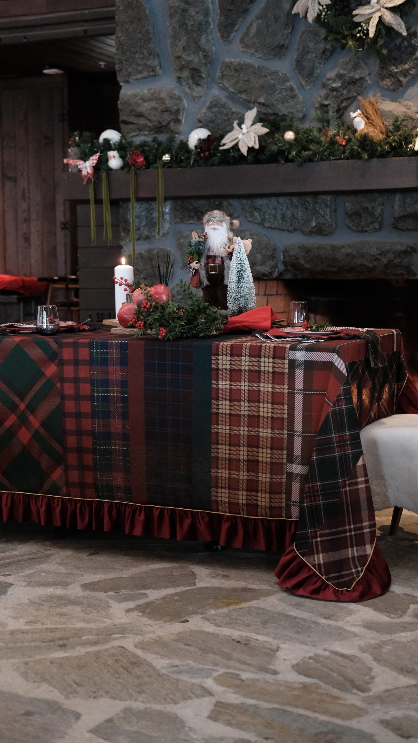 Cozy Chalet Masa Örtüsü