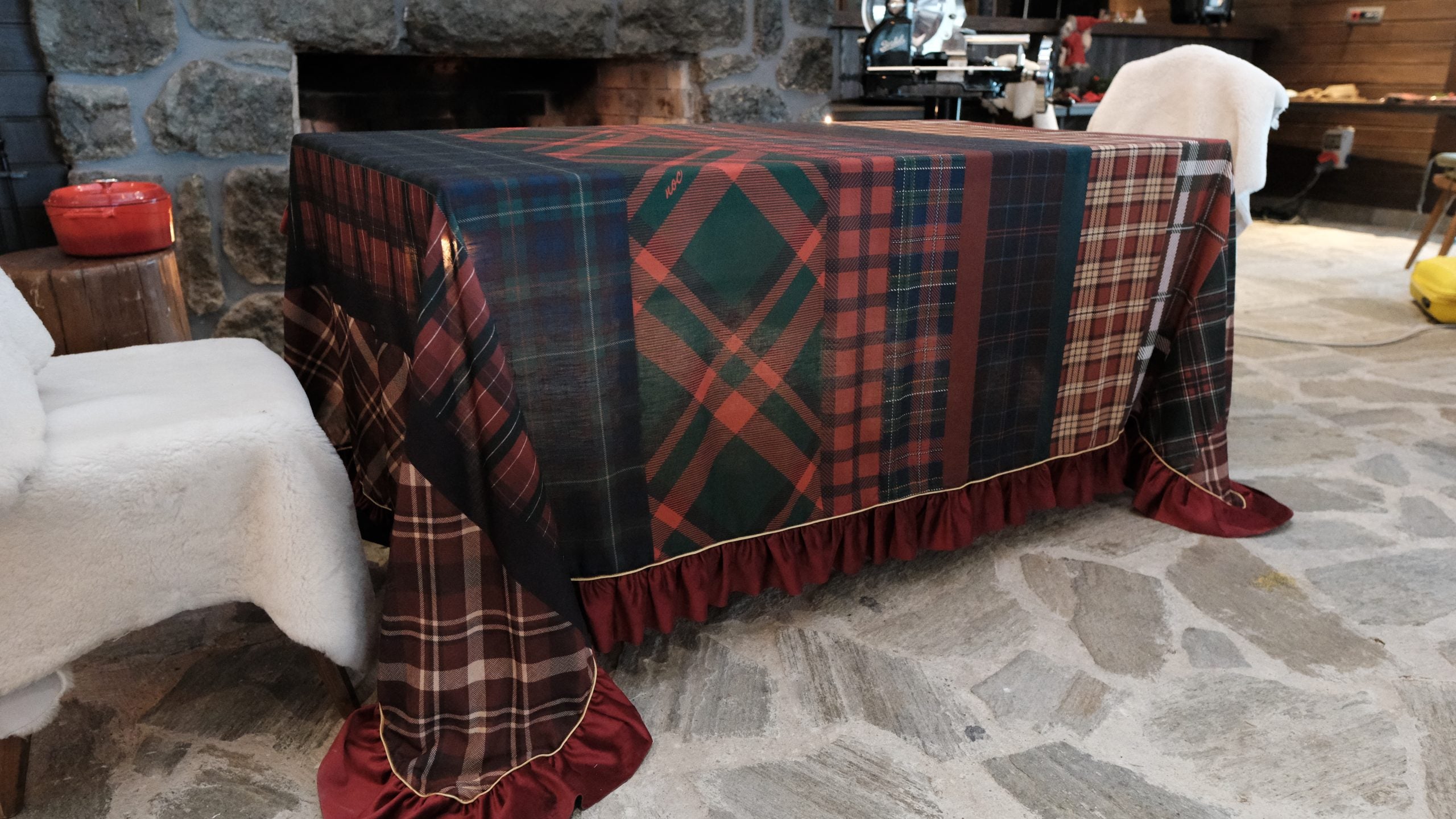 Cozy Chalet Masa Örtüsü