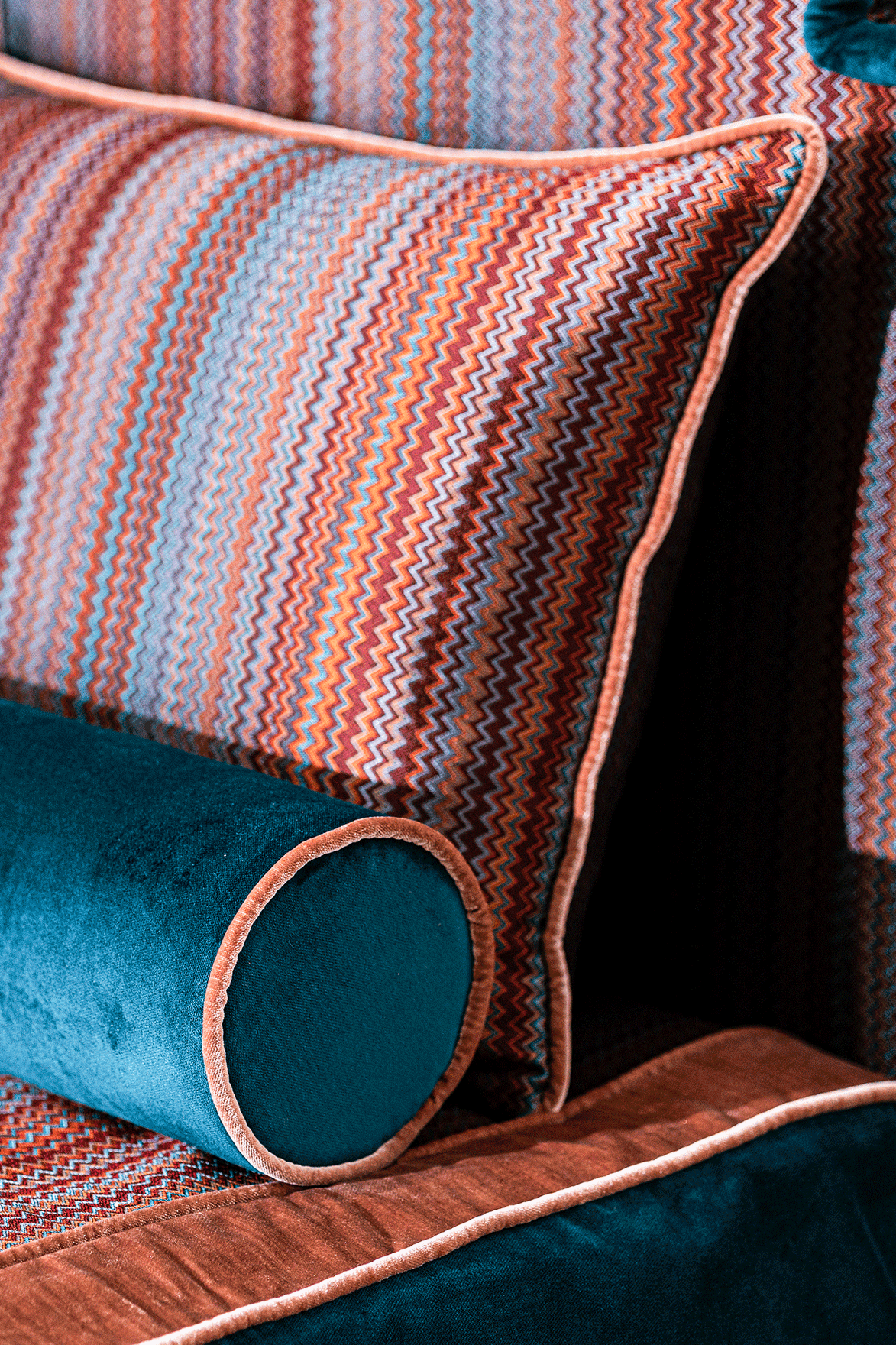 Royal Loom Blue Zigzag Yatak Başlık Ve Bazası