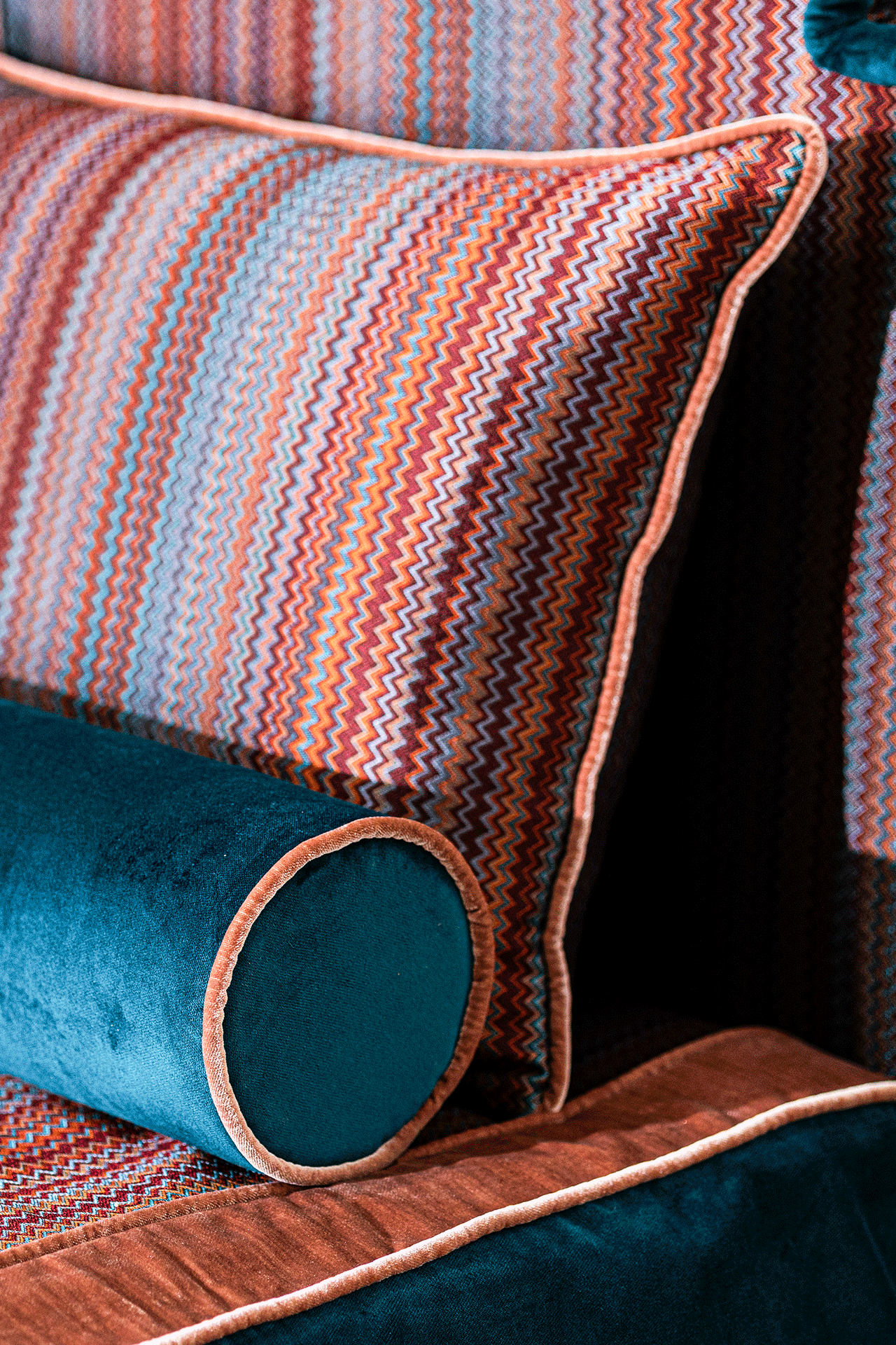 Royal Loom Blue Zigzag Yatak Başlık Ve Bazası
