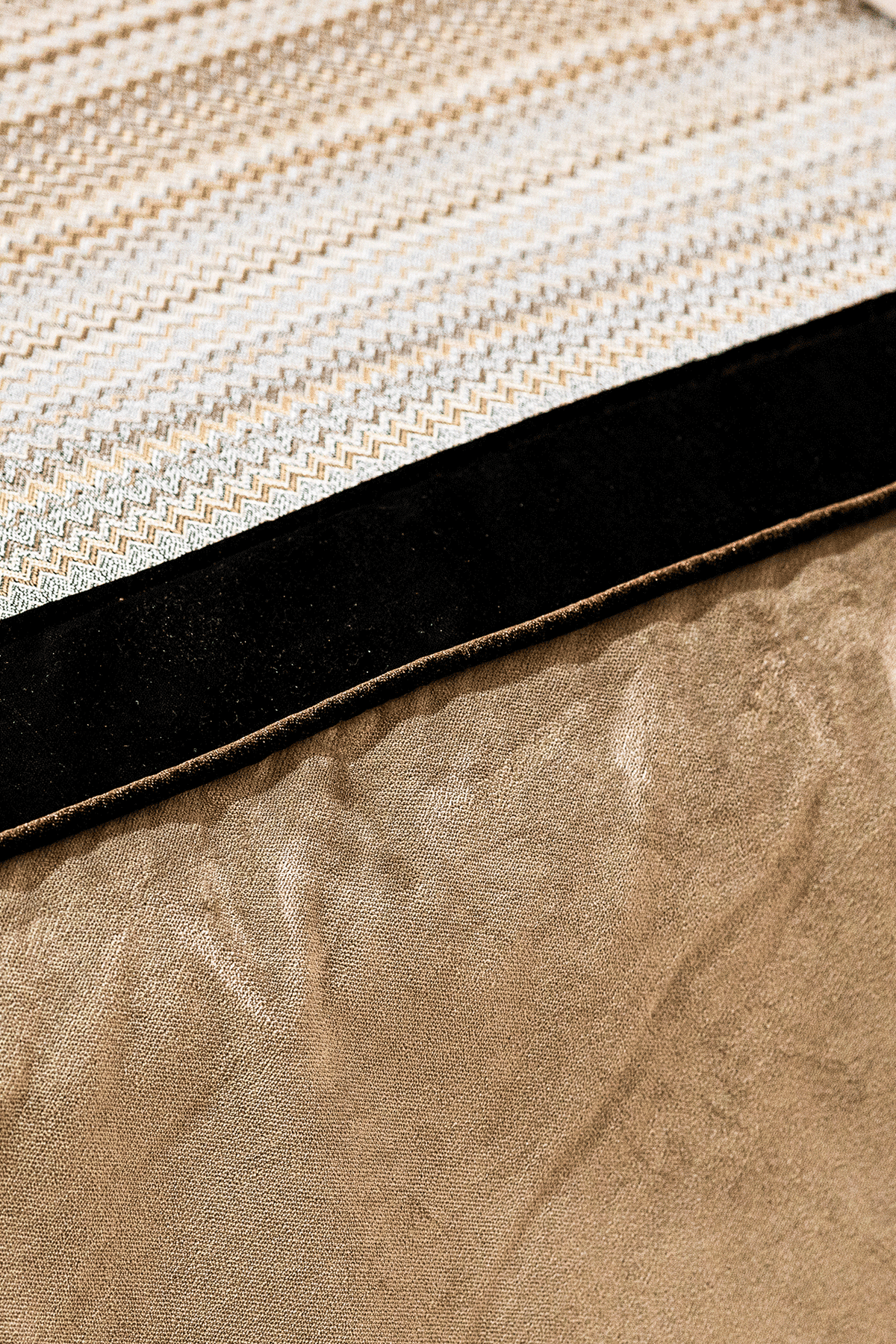 Royal Loom Zigzag Yatak Başlığı ve Bazası