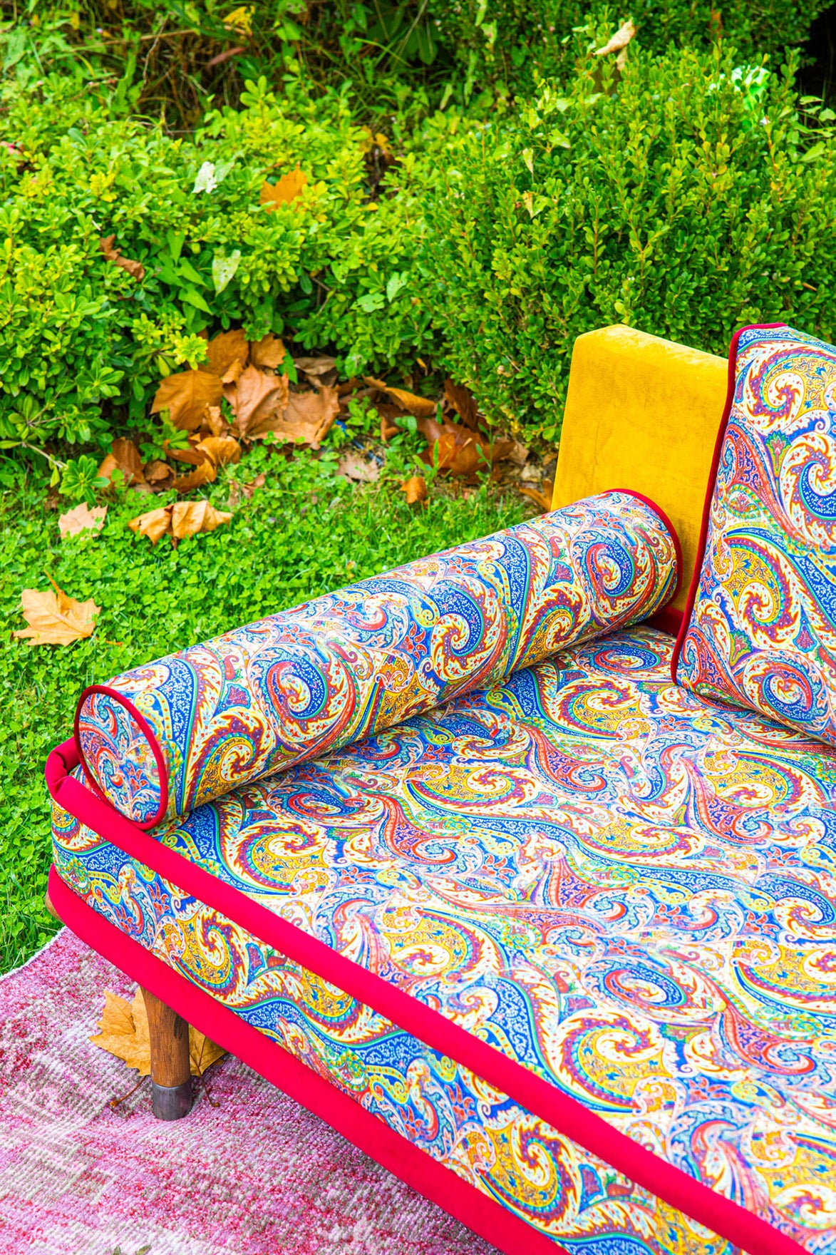 Pais Sofa