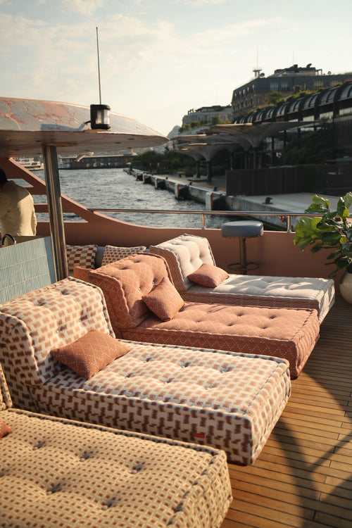 Grid Daybed